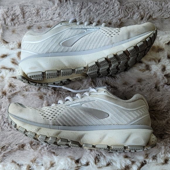 Brooks Ghost 12 - Picture 9 of 10